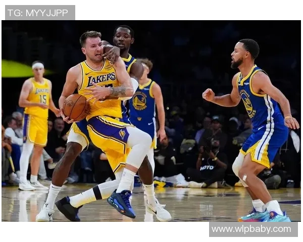 湖人对阵国王精彩篮球直播全程回顾与赛后分析