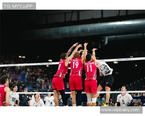 美国排球对阵俄罗斯实况分析与精彩瞬间回顾